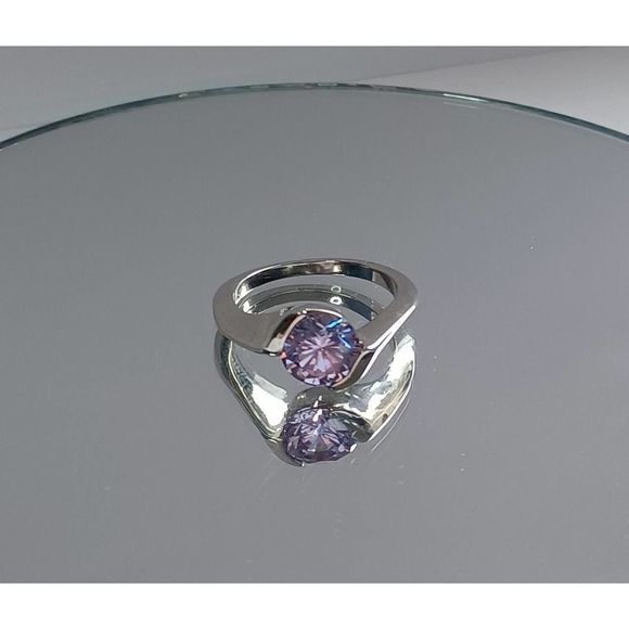 Swarovski Elements - Size 8 - Silver tone ring as pictured - Picture 1 of 7